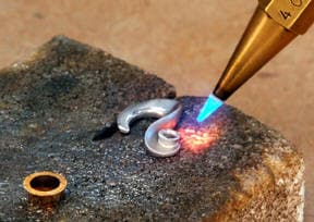 950 Palladium: Combining Yellow Gold and Palladium