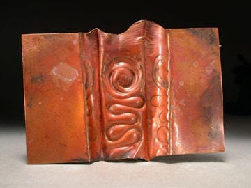 T-fold with table insert