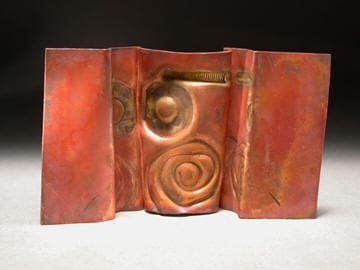 T-fold with table insert