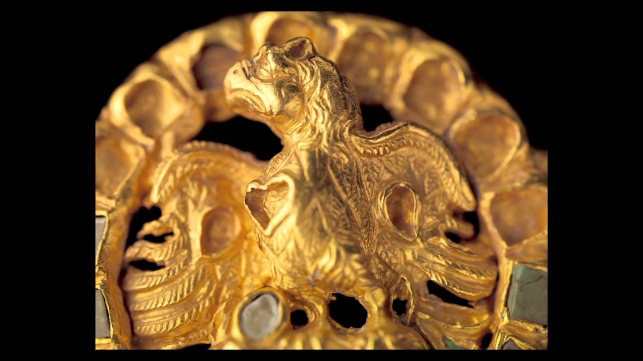 Clasp with an eagle and its prey