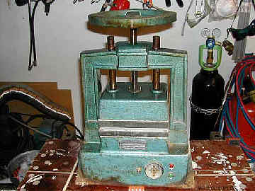 Restoring a Jewellers Vulcanising Press
