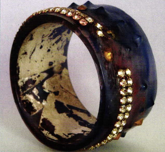 Gallery Oona: Jewelry in the Creative Center