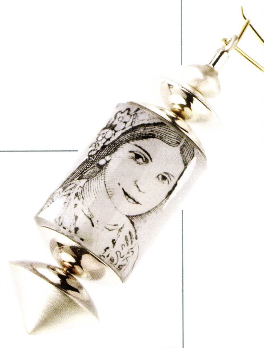 Marie van den Hout: Art Visualizes Thought Processes